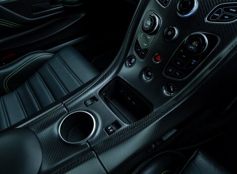 Aston Martin Vantage GT12 19