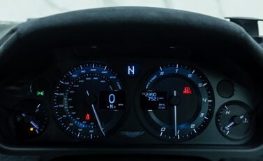 Aston Martin Vantage GT12 16