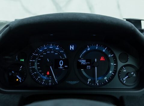 Aston Martin Vantage GT12 16