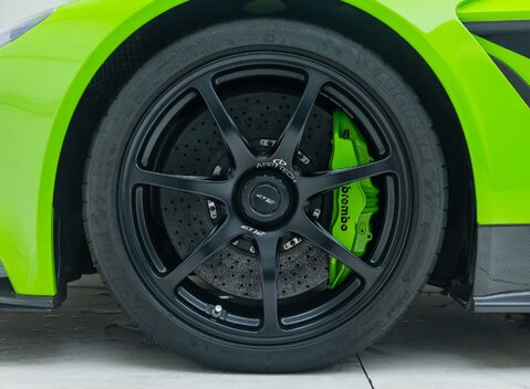 Aston Martin Vantage GT12 23