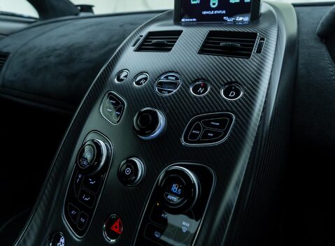 Aston Martin Vantage GT12 18