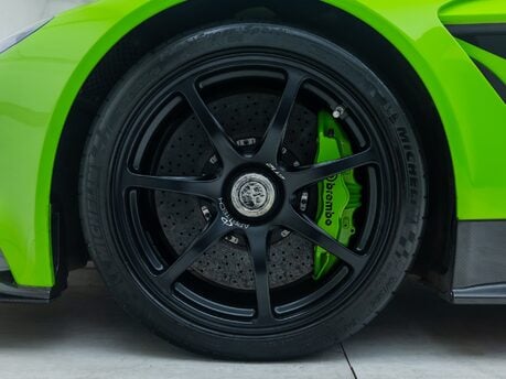 Aston Martin Vantage GT12