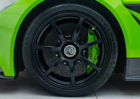 Aston Martin Vantage GT12