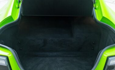 Aston Martin Vantage GT12 51