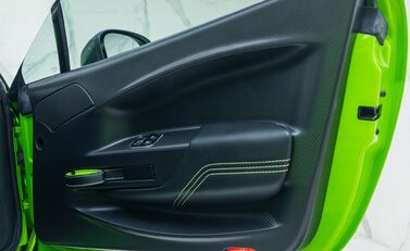 Aston Martin Vantage GT12 21