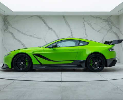 Aston Martin Vantage GT12