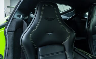 Aston Martin Vantage GT12 13