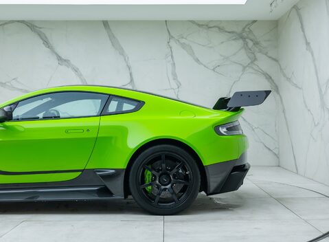 Aston Martin Vantage GT12 46