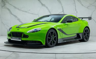 Aston Martin Vantage GT12 1