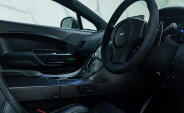 Aston Martin Vantage GT12 10