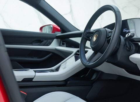 Porsche Taycan 4S SPORT TURISMO 13