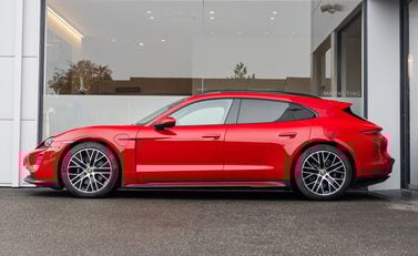 Porsche Taycan 4S SPORT TURISMO 3