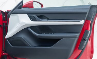 Porsche Taycan 4S SPORT TURISMO 26