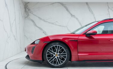Porsche Taycan 4S SPORT TURISMO 35