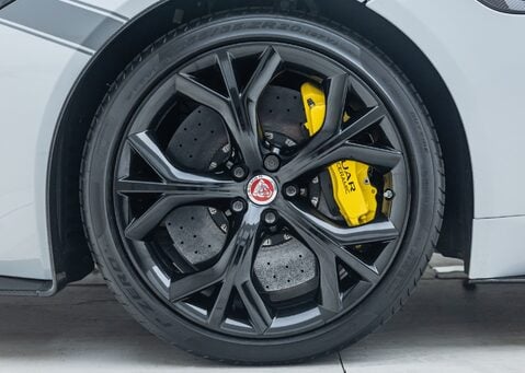 Jaguar F-Type PROJECT 7