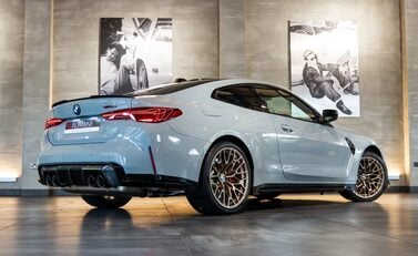 BMW M4 CS 4