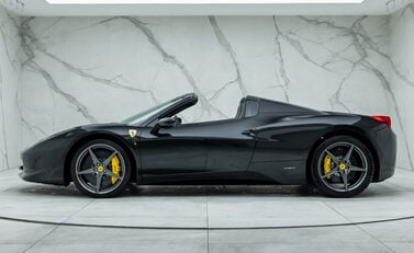 Ferrari 458 SPIDER 6