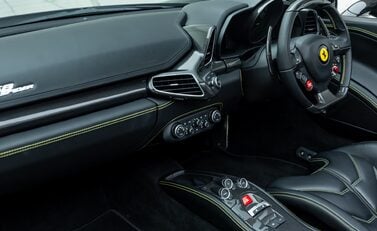 Ferrari 458 SPIDER 21