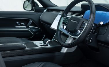 Land Rover Range Rover D350 AUTOBIOGRAPHY OVERFINCH 13