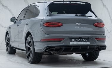 Bentley Bentayga V8 AZURE 10
