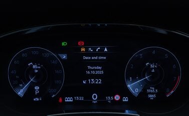 Bentley Bentayga V8 AZURE 23