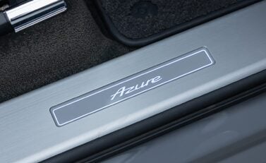 Bentley Bentayga V8 AZURE 29