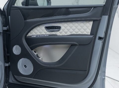 Bentley Bentayga V8 AZURE 30