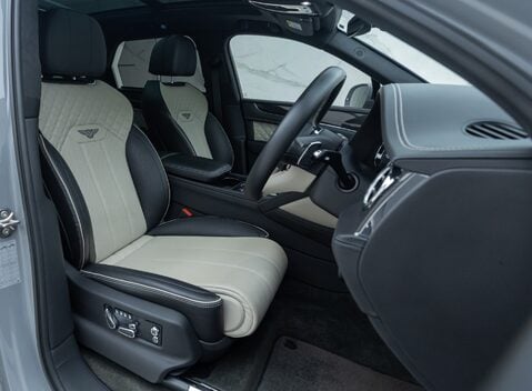 Bentley Bentayga V8 AZURE 14