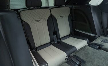 Bentley Bentayga V8 AZURE 18