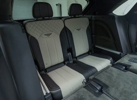 Bentley Bentayga V8 AZURE 18