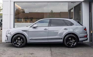 Bentley Bentayga V8 AZURE 3