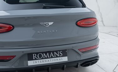 Bentley Bentayga V8 AZURE 36