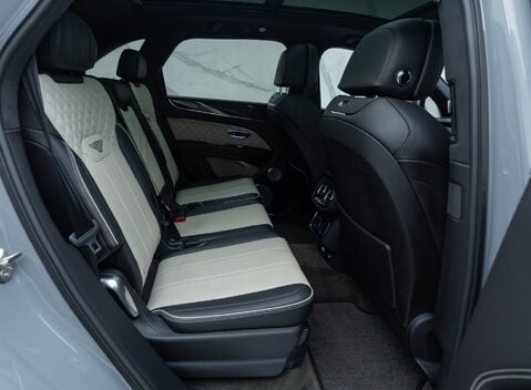 Bentley Bentayga V8 AZURE 19