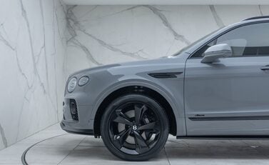 Bentley Bentayga V8 AZURE 41