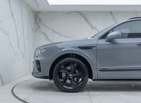 Bentley Bentayga V8 AZURE 41