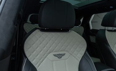 Bentley Bentayga V8 AZURE 15