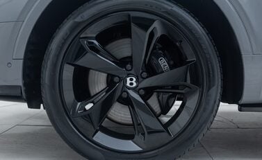 Bentley Bentayga V8 AZURE 34