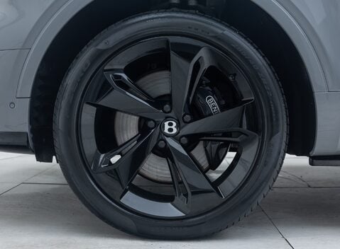 Bentley Bentayga V8 AZURE 34