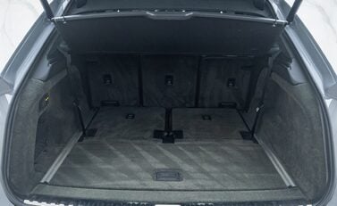 Bentley Bentayga V8 AZURE 44