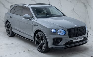 Bentley Bentayga V8 AZURE 11