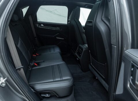 Porsche Cayenne TURBO E-HYBRID 18