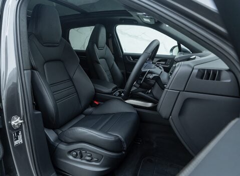 Porsche Cayenne TURBO E-HYBRID 14
