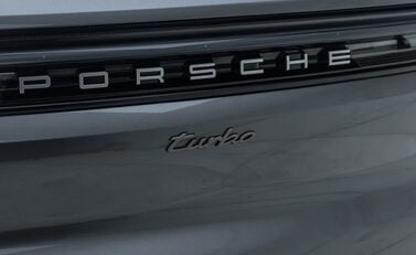 Porsche Cayenne TURBO E-HYBRID 35
