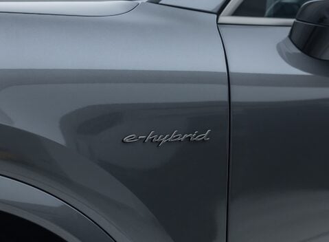 Porsche Cayenne TURBO E-HYBRID 34
