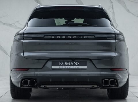Porsche Cayenne TURBO E-HYBRID 8
