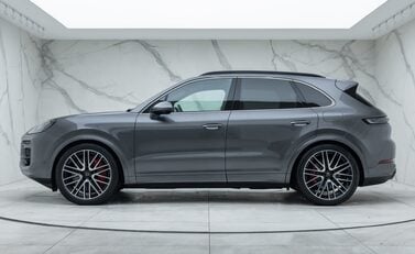 Porsche Cayenne TURBO E-HYBRID 5