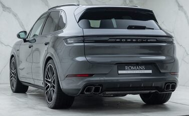 Porsche Cayenne TURBO E-HYBRID 10