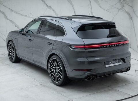 Porsche Cayenne TURBO E-HYBRID 12