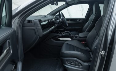 Porsche Cayenne TURBO E-HYBRID 19