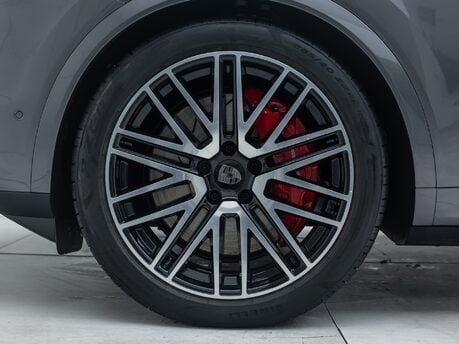 Porsche Cayenne TURBO E-HYBRID